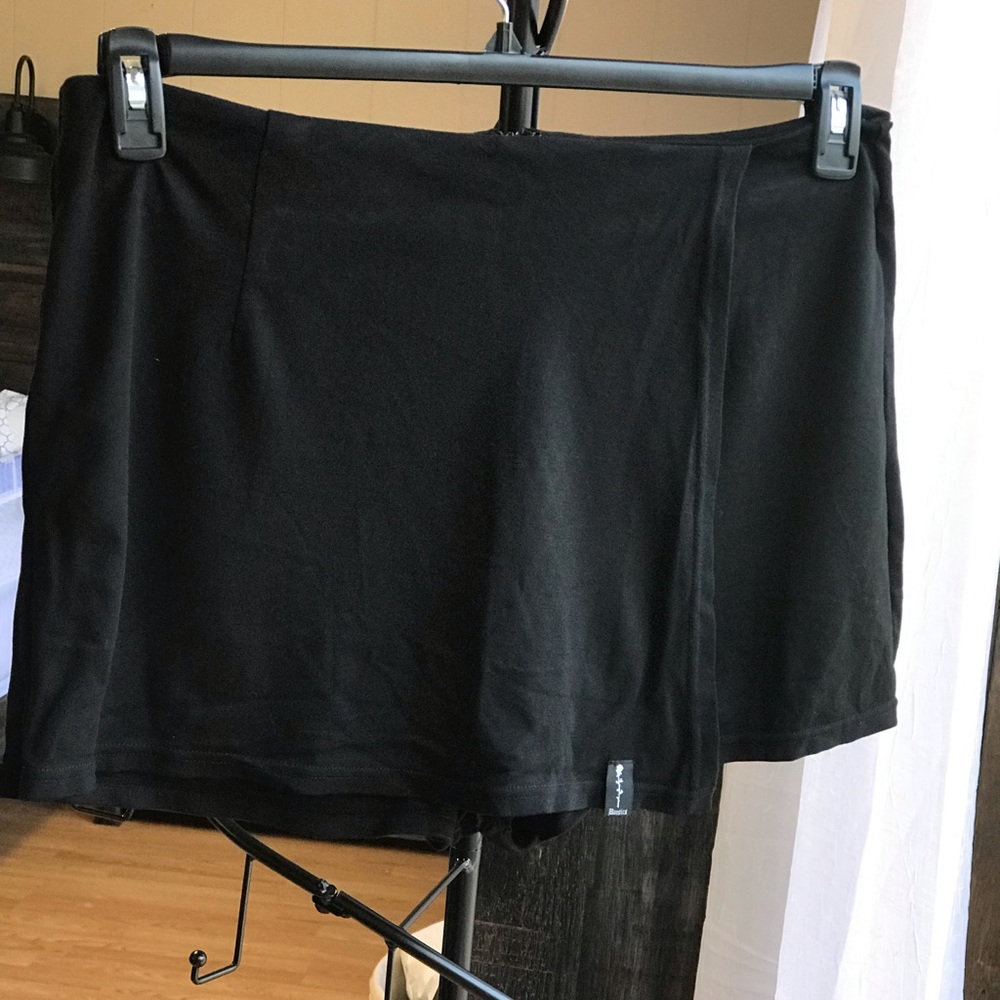 Poster Grl Take Several Seats Mini Skort